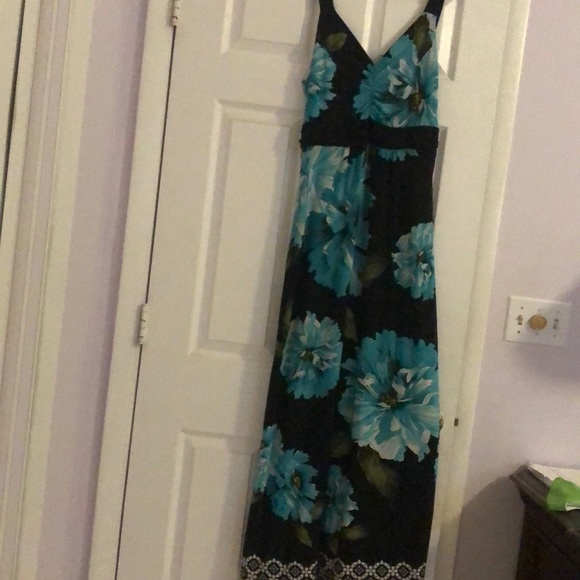 Dress - Picture 2 of 5